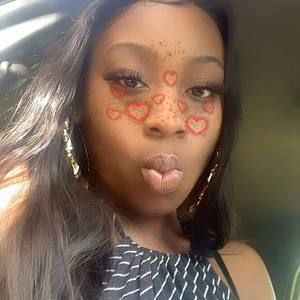 Meet your Posher, Annissa